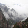 中国の黄山と霧の風景
